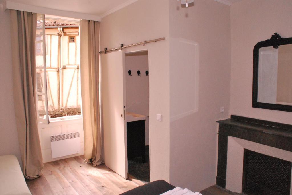 La Maison Au Puits Cordes-sur-Ciel Pokoj fotografie